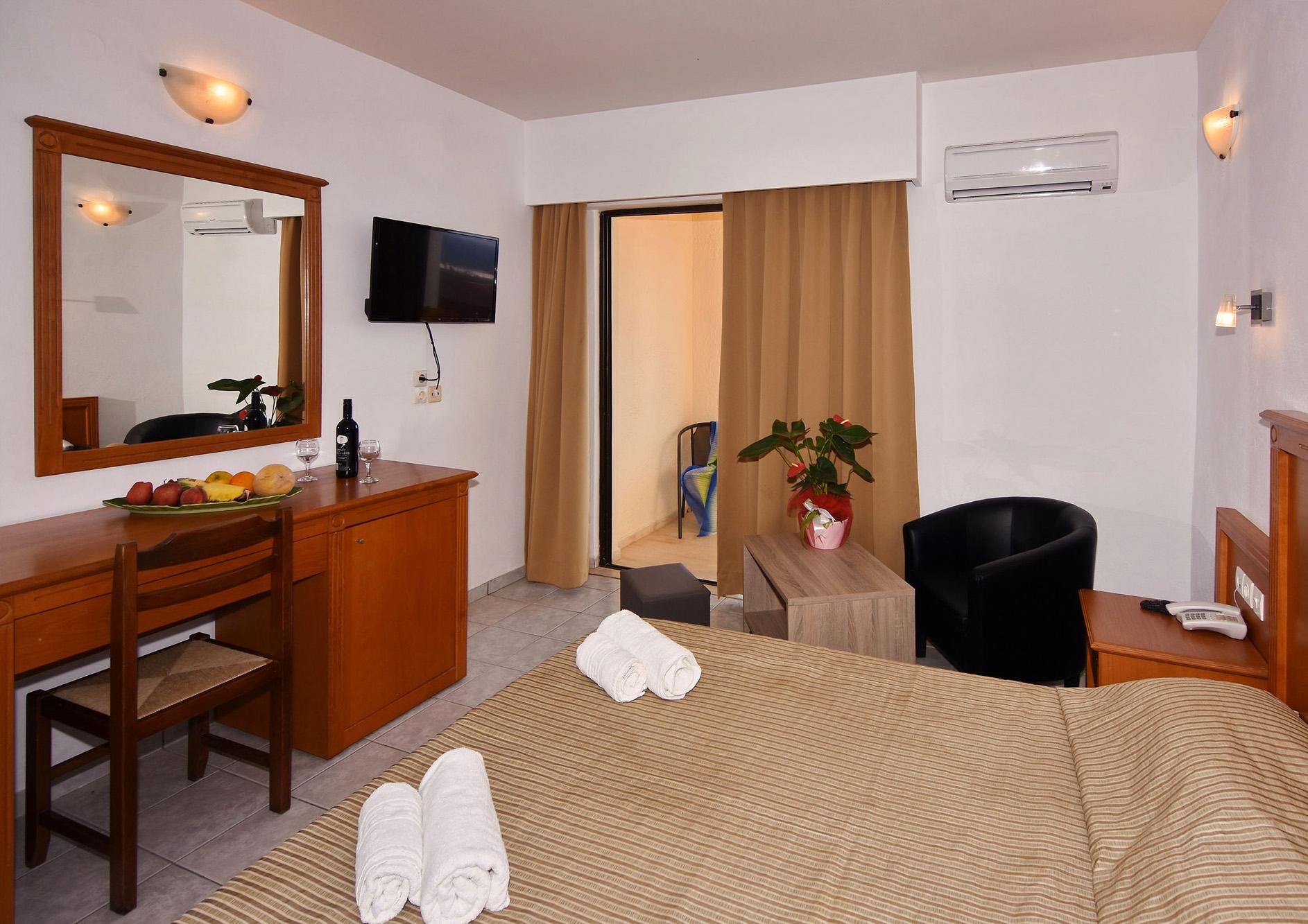 אניסאראס Ocean Heights View Hotel מראה חיצוני תמונה