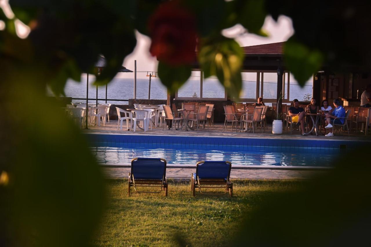 אניסאראס Ocean Heights View Hotel מראה חיצוני תמונה