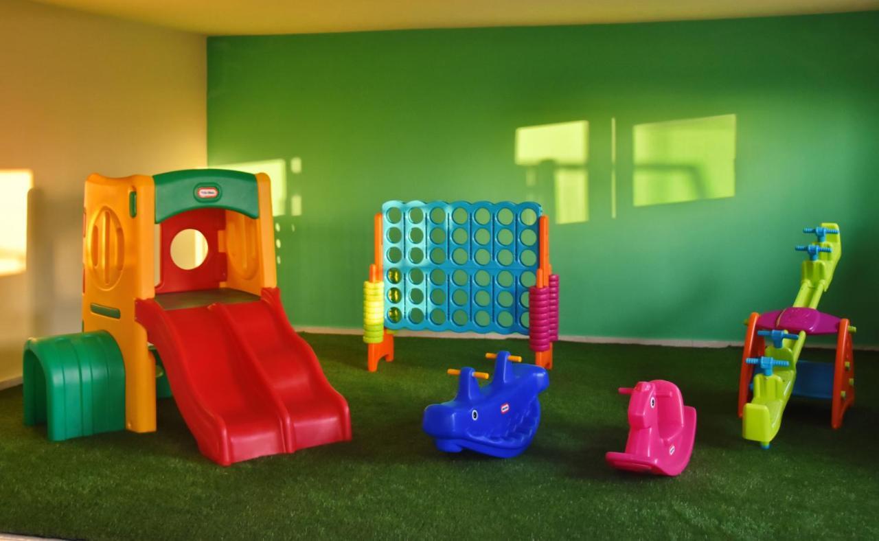אניסאראס Ocean Heights View Hotel מראה חיצוני תמונה