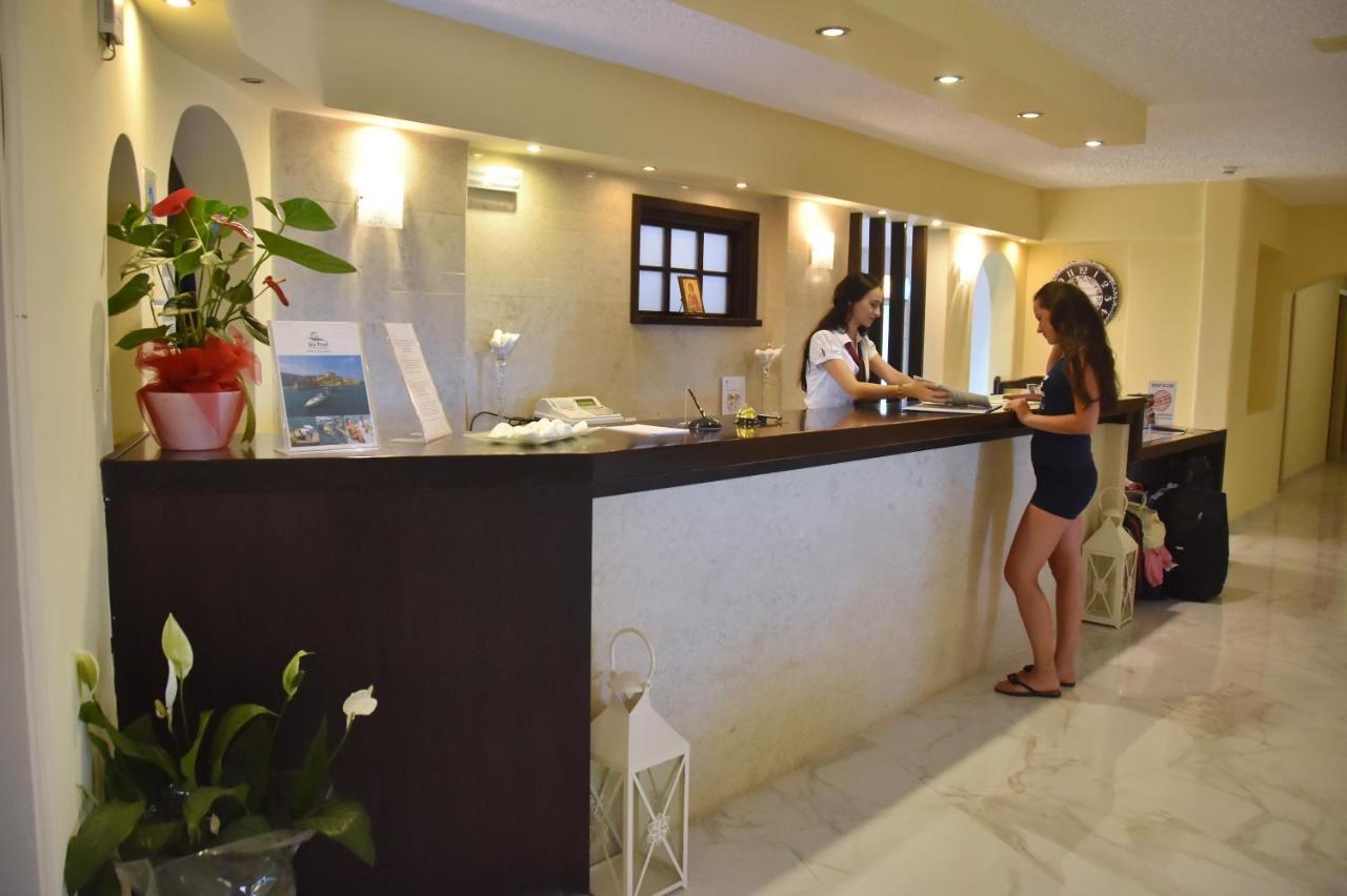 אניסאראס Ocean Heights View Hotel מראה חיצוני תמונה