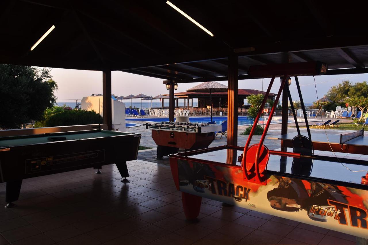 אניסאראס Ocean Heights View Hotel מראה חיצוני תמונה