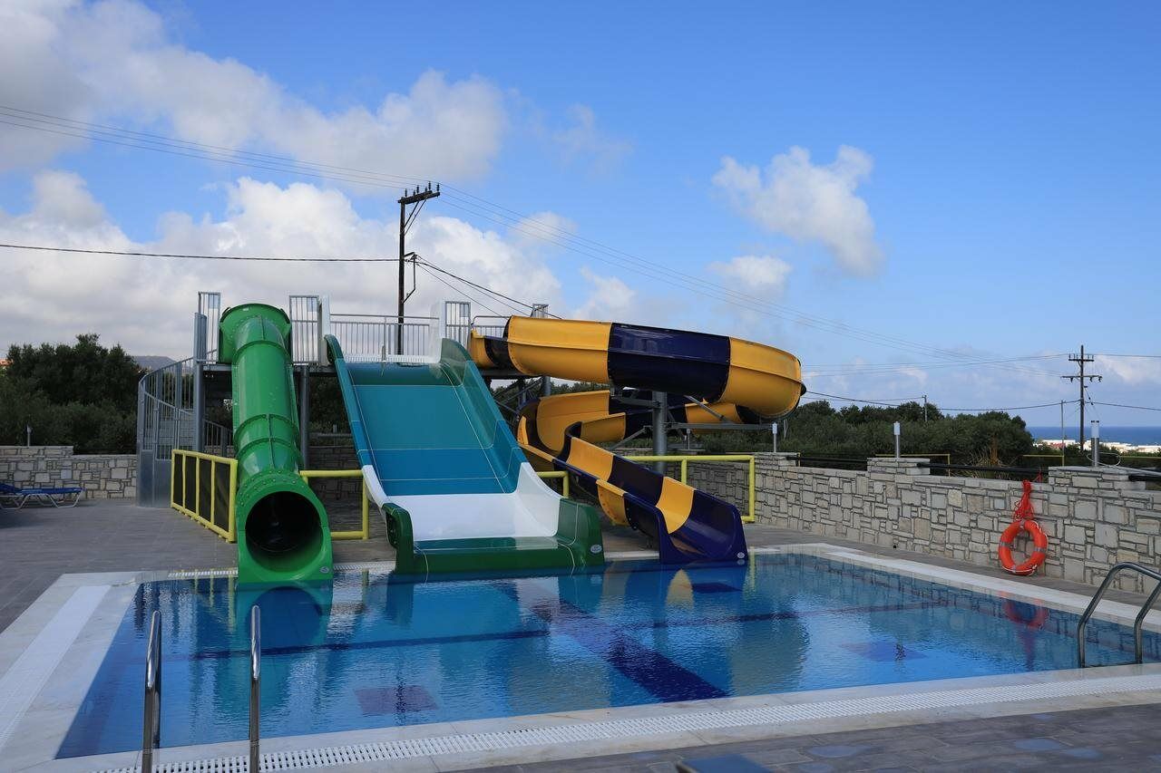 אניסאראס Ocean Heights View Hotel מראה חיצוני תמונה
