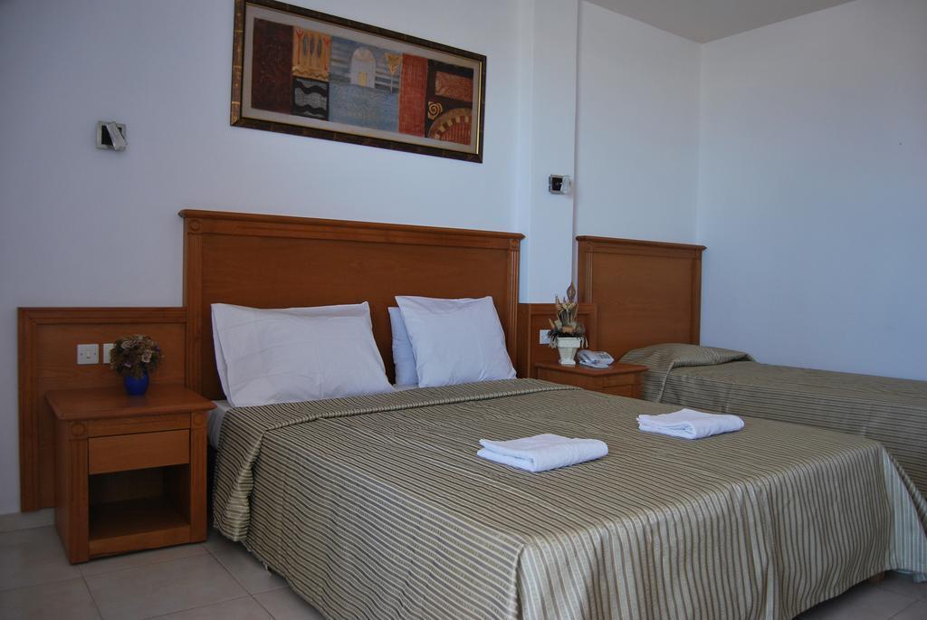 אניסאראס Ocean Heights View Hotel מראה חיצוני תמונה
