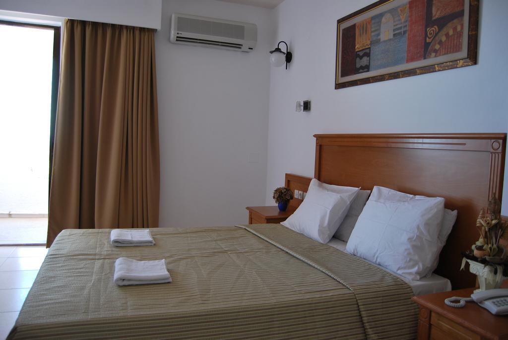 אניסאראס Ocean Heights View Hotel מראה חיצוני תמונה